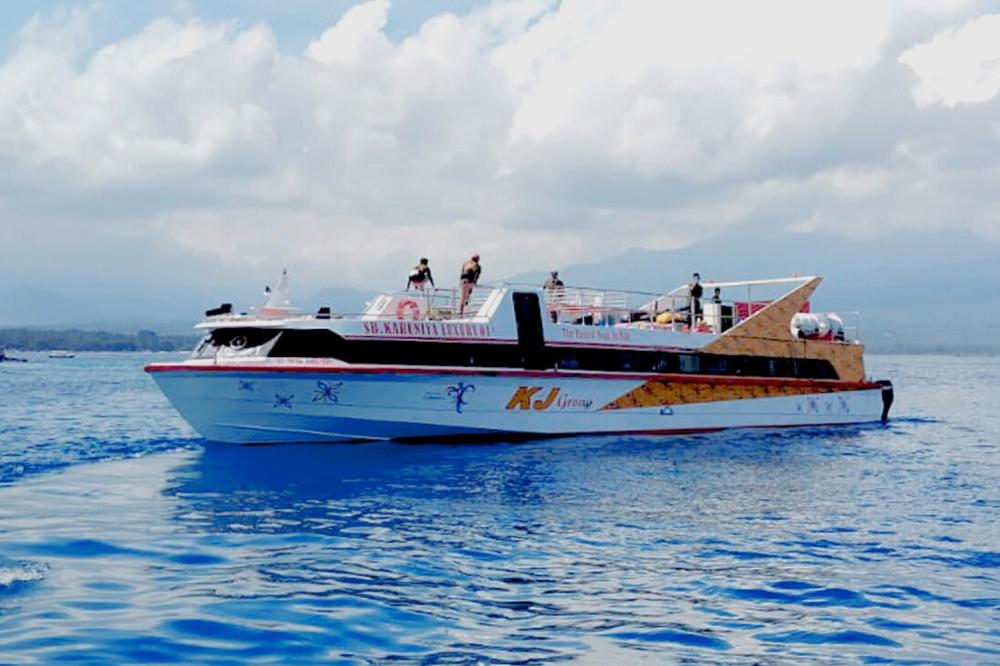 Karunia Jaya Luxury Fast Boat
